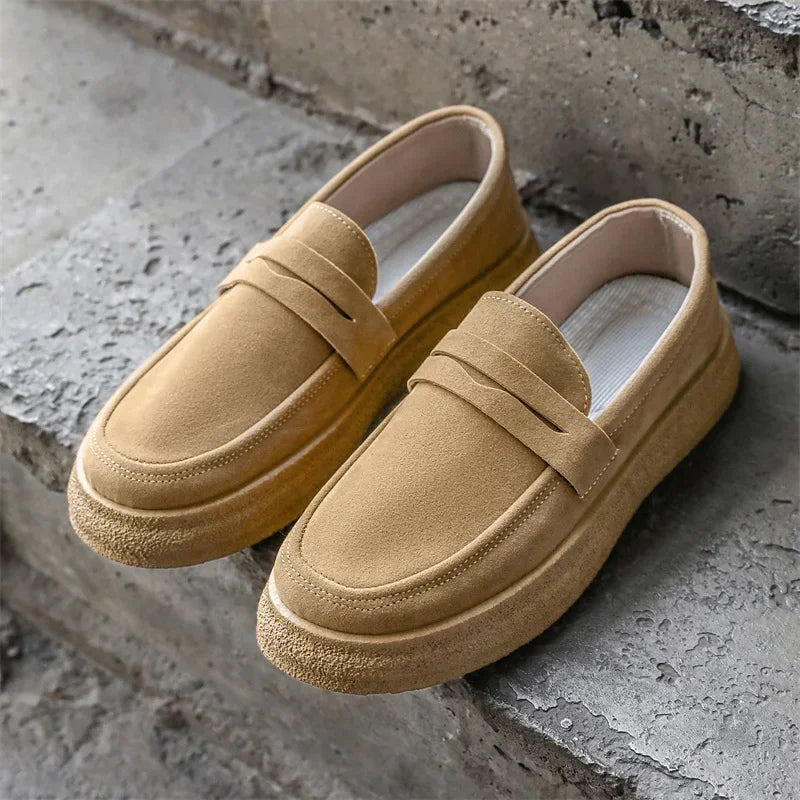 Sapato de Camurça Loafer Veneza